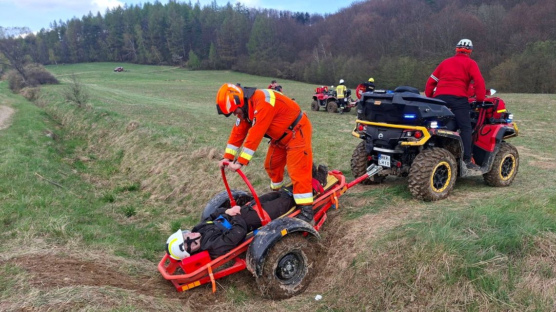 Tylawa. Strażacy i GOPR doskonalili umiejętności w trudnym terenie