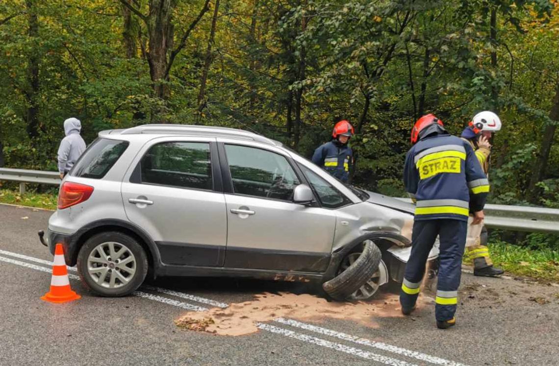 Tylawa. Fiat uderzył w bariery