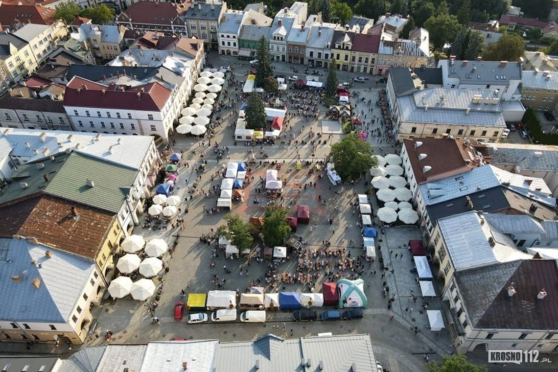 Tysiące osób odwiedziło przez weekend rynek w Krośnie. Wielki powrót Karpackich Klimatów