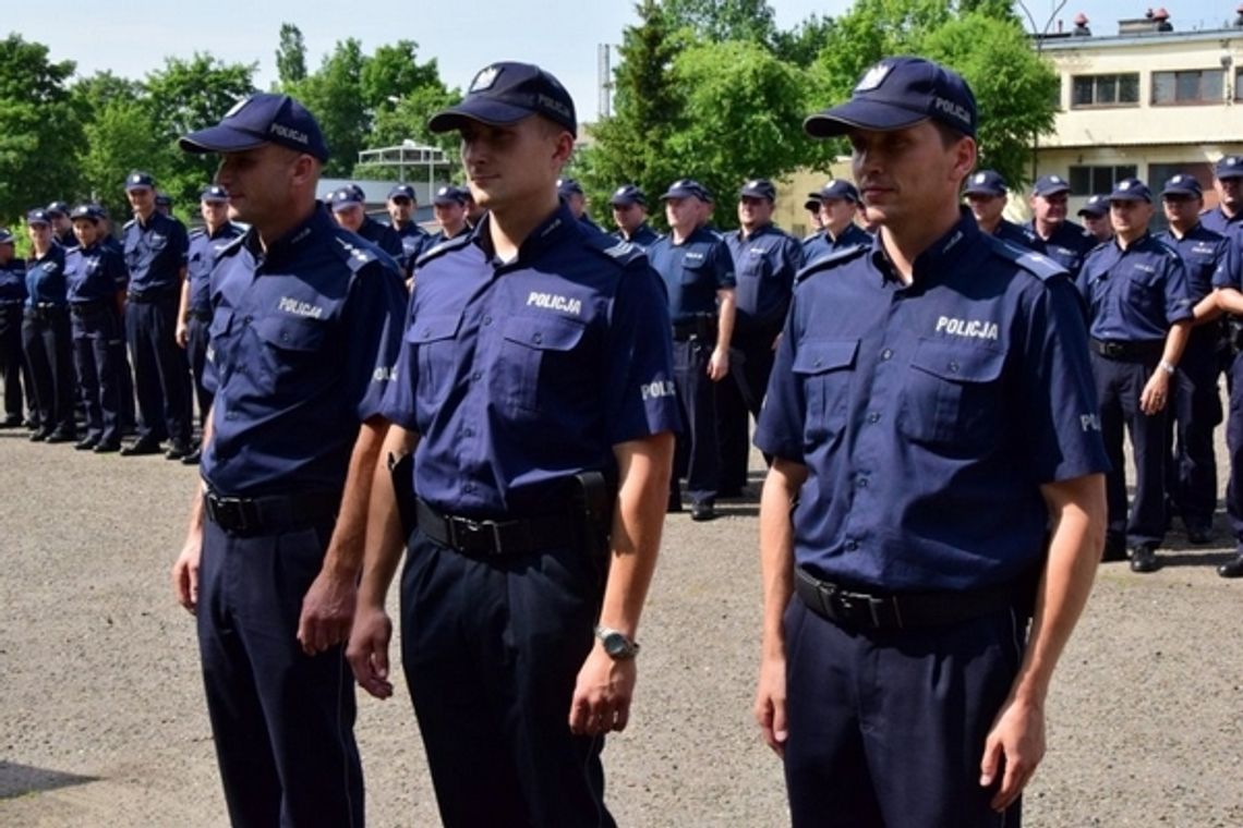 Tytuły "Dzielnicowy Roku" oraz "Policjant Ruchu Drogowego" rozdane