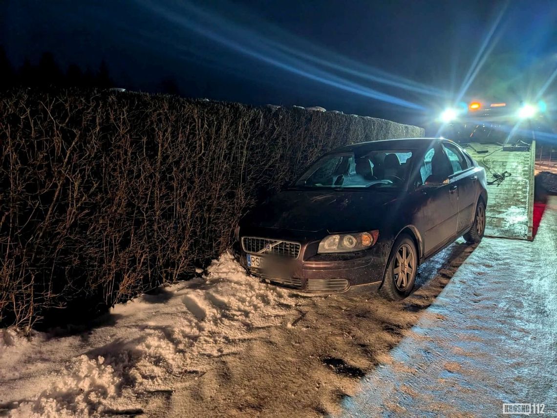 Ucieczka przed policyjną kontrolą zakończona kolizją w Żeglcach