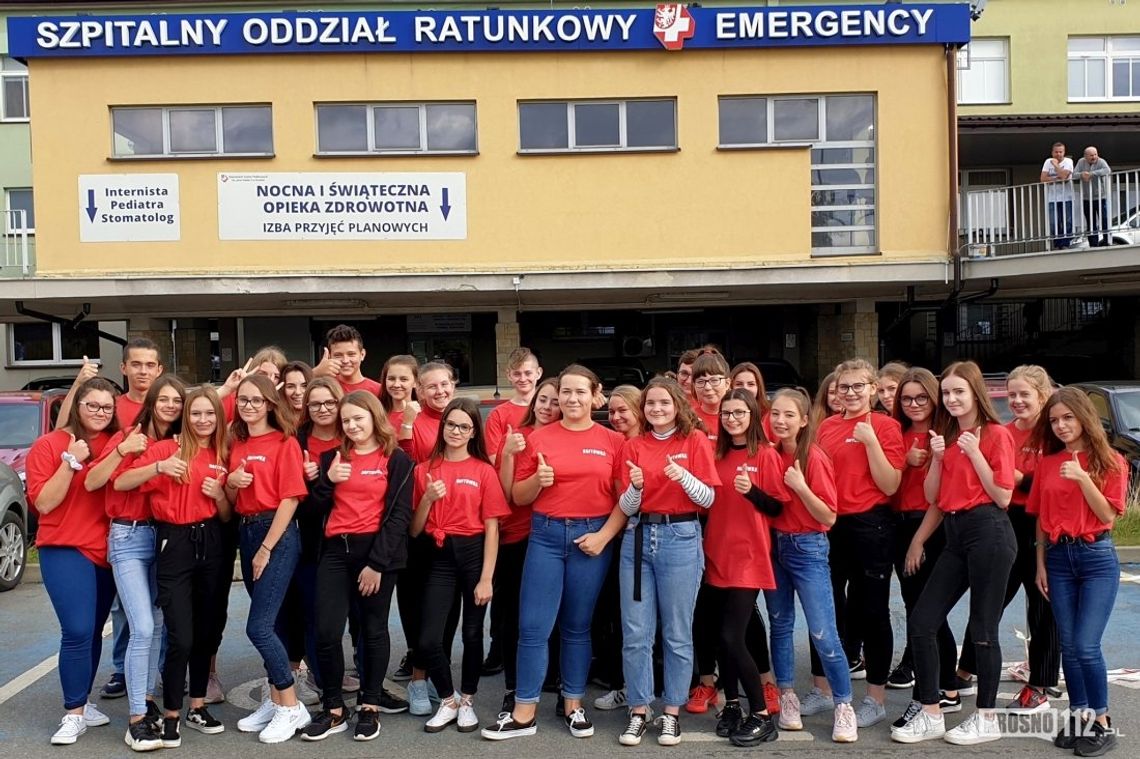 Uczniowie Naftówki rozpoczęli wolontariat w krośnieńskim szpitalu