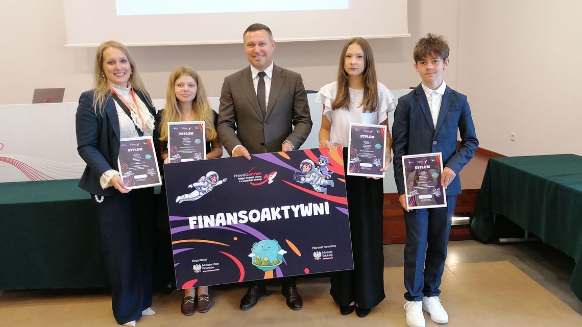 Uczniowie z Dobieszyna w gronie najlepszych w Polsce Uczniowie z Dobieszyna w gronie najlepszych w Polsce
