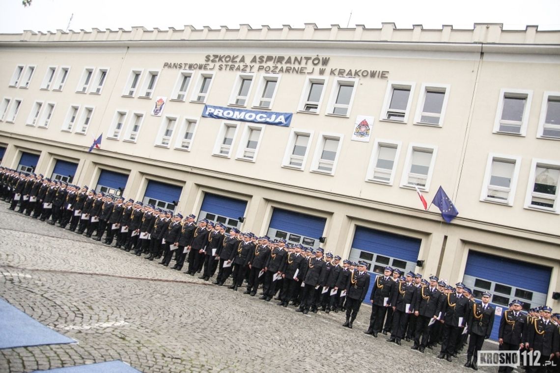 Uroczysta promocja w Krakowskiej Szkole Pożarniczej