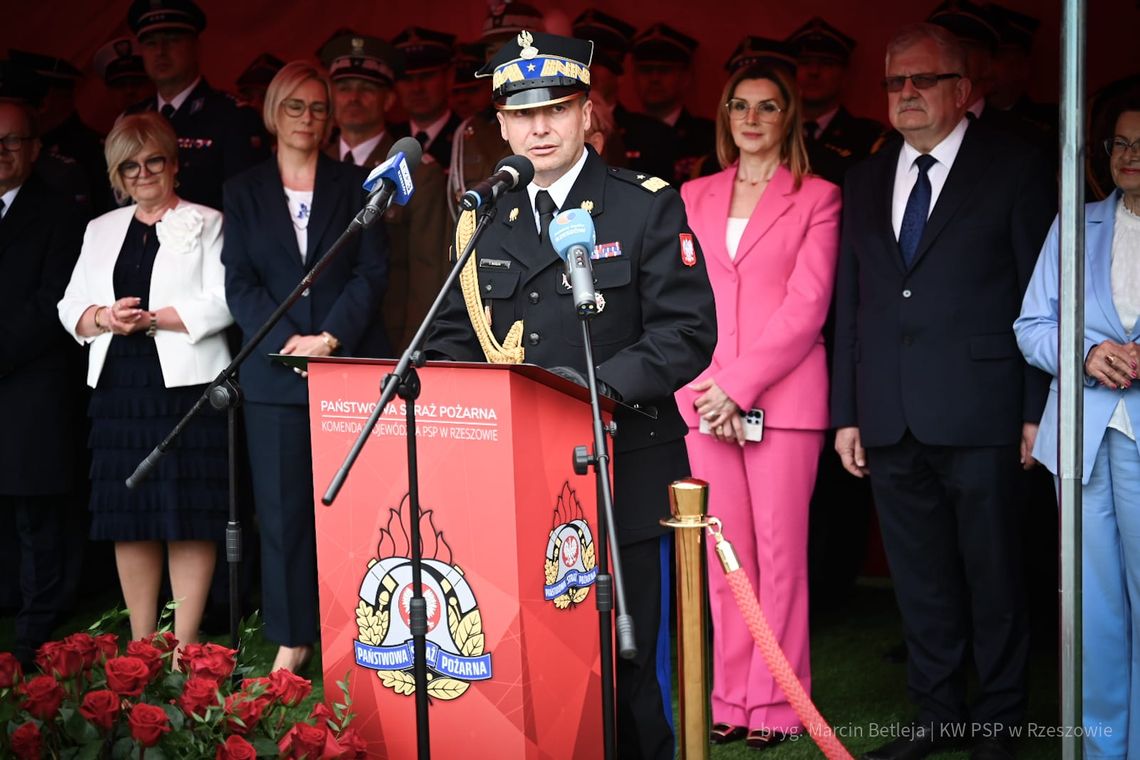 Uroczysty apel z okazji nominacji generalskiej nadbryg. Tomasza Barana