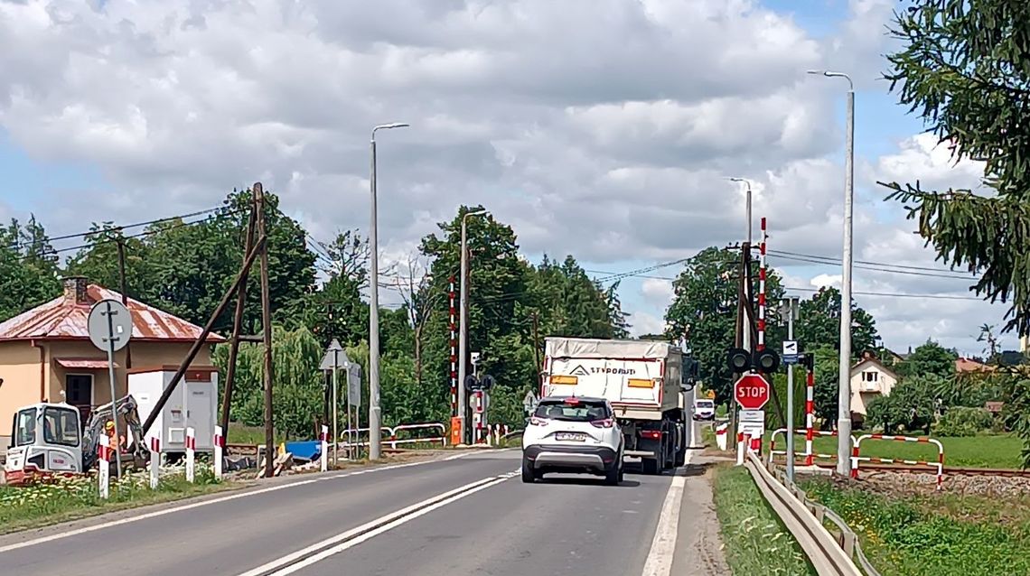Uwaga kierowcy na DK28 w Moderówce. Nie działają rogatki! Uwaga kierowcy na DK28 w Moderówce. Nie działają rogatki!
