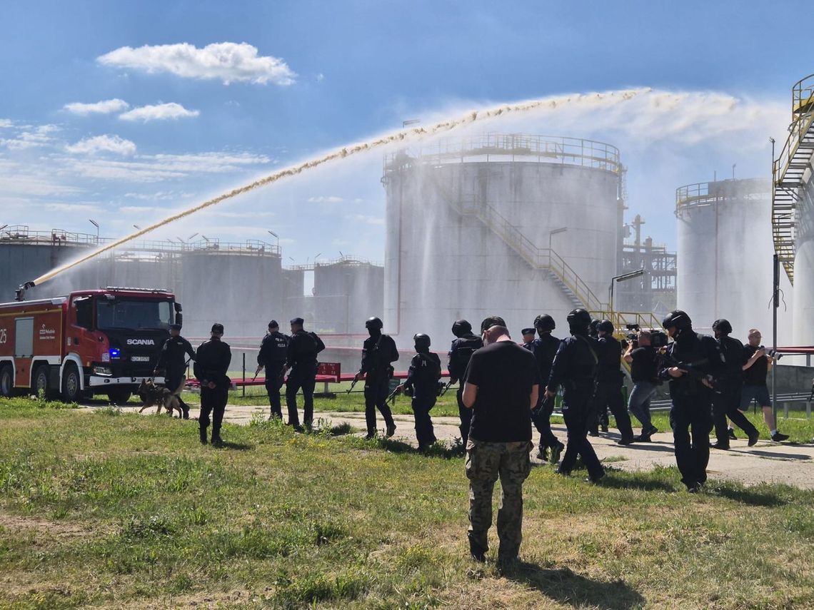 W Jedliczu ćwiczyli reakcję na atak terrorystyczny i atak drona na ORLEN Południe