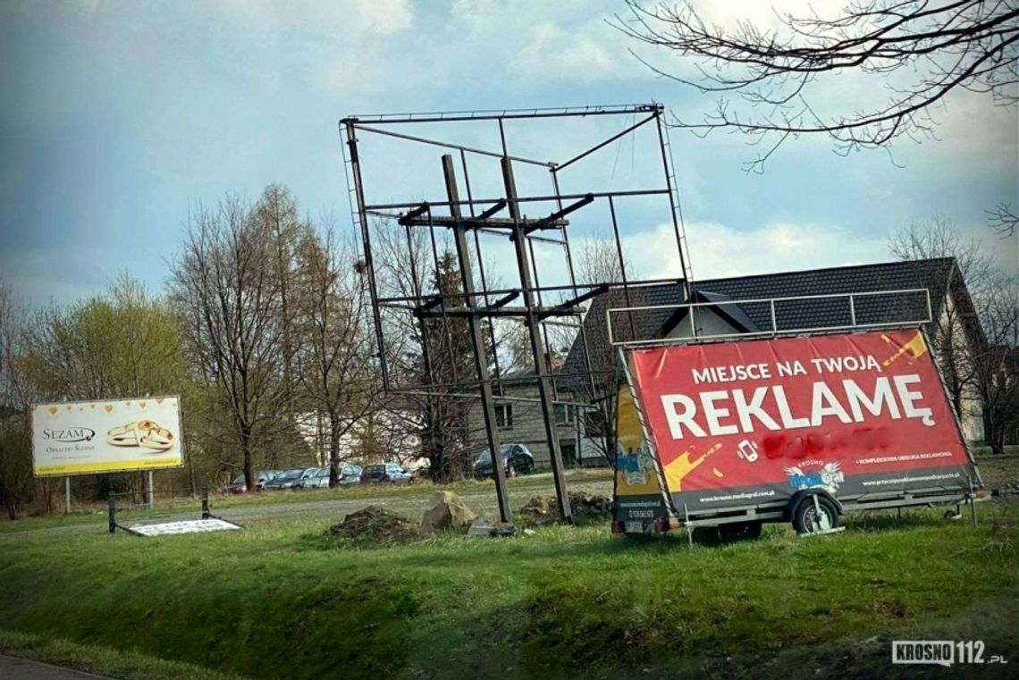 W Krakowie znikają szpetne banery i reklamy. A w Krośnie?