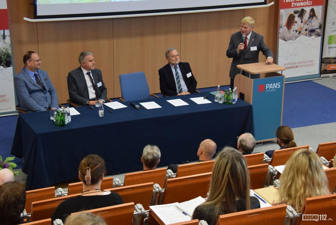 W krośnieńskiej uczelni trwa XI Konferencja Zielarska [ZDJĘCIA]