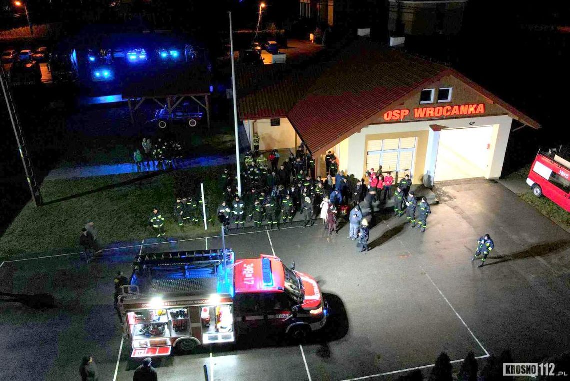 W nowej remizie OSP Wrocanka zaparkował nowy samochód pożarniczy