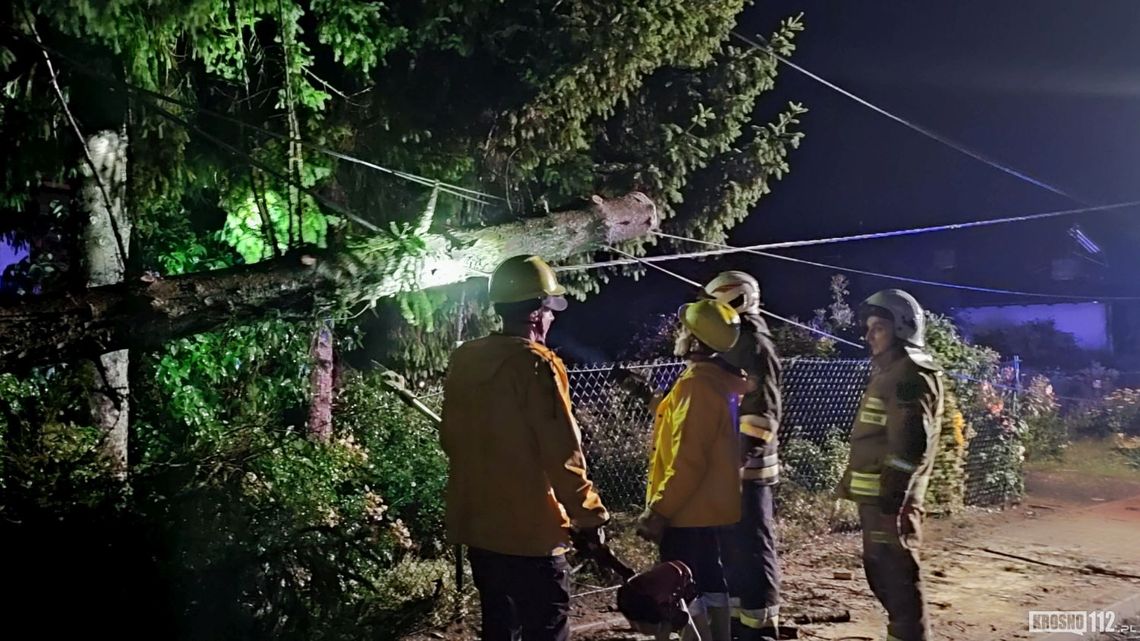 W Polsce 5 tysięcy interwencji strażaków po burzach. W Krośnie i powiecie kilkanaście zgłoszeń
