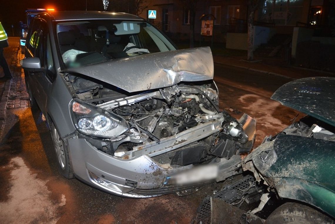 W sylwestrowy wieczór wjechał w taksówkę. Miał blisko 3 promile