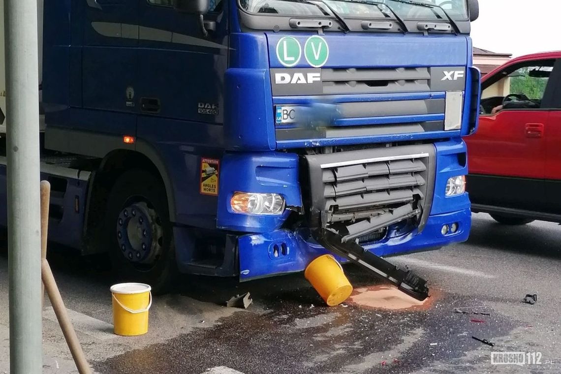 W Szebniach na DK28 zderzenie dwóch samochodów!