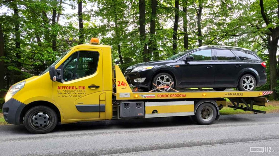 Kolejne samochody odholowane. Policjanci zatrzymali kierowców w Dukli i Jedliczu