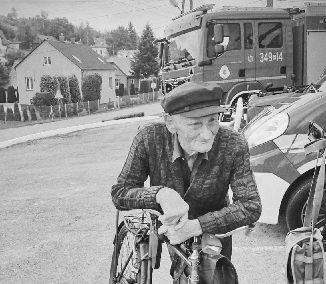 W wieku 100 lat zmarł druh Edward Leń. Zasłużony, wieloletni komendant OSP Równe