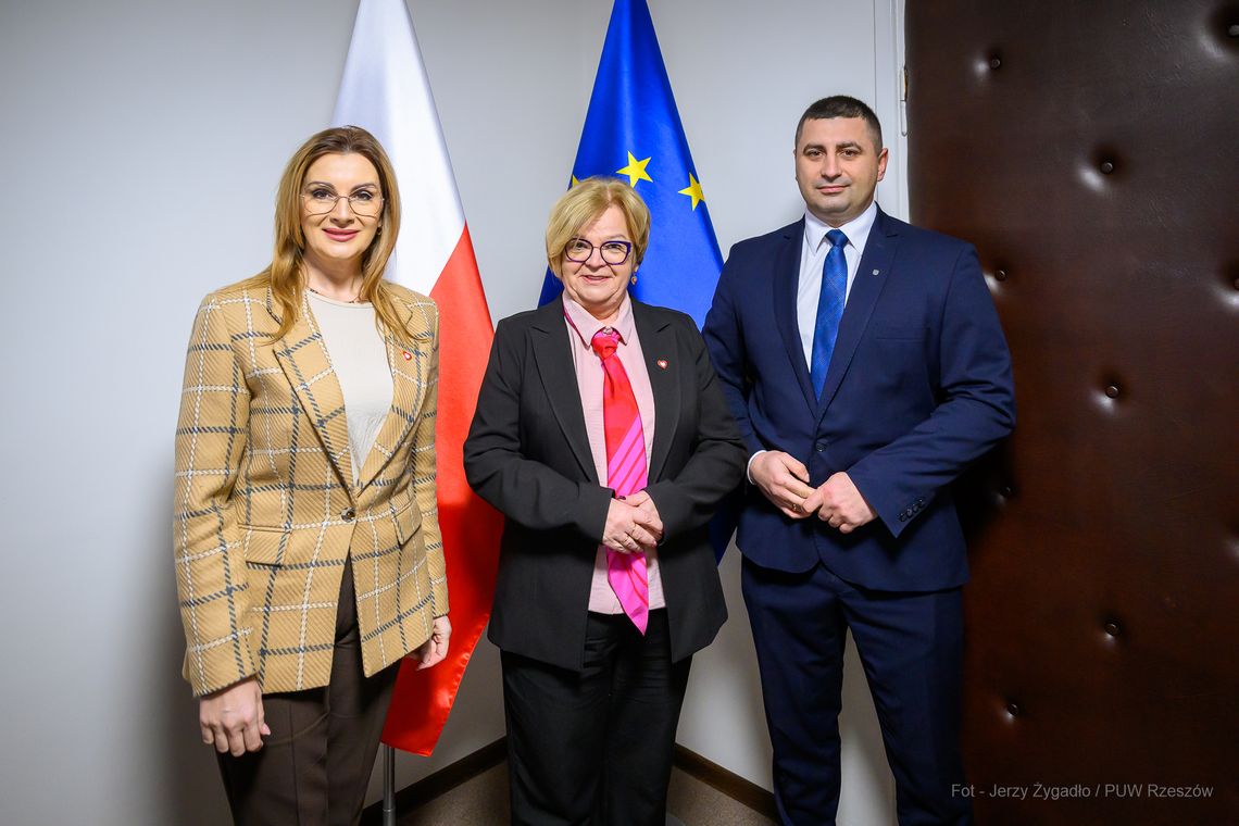 Ważna wizyta w Gminie Wojaszówka. Mieszkańcy bezpieczniejsi dzięki rządowemu wsparciu