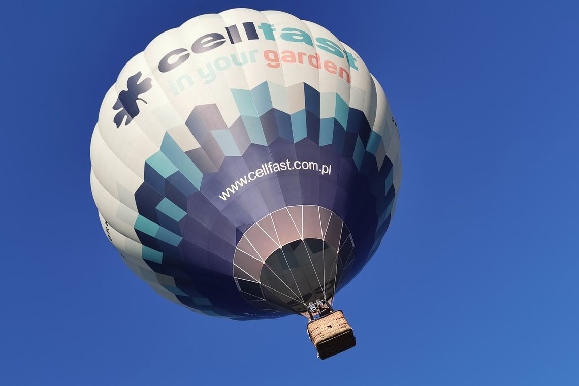 Widowiskowy przelot Cellfast Balloon Team nad Krosnem. Kto go widział?