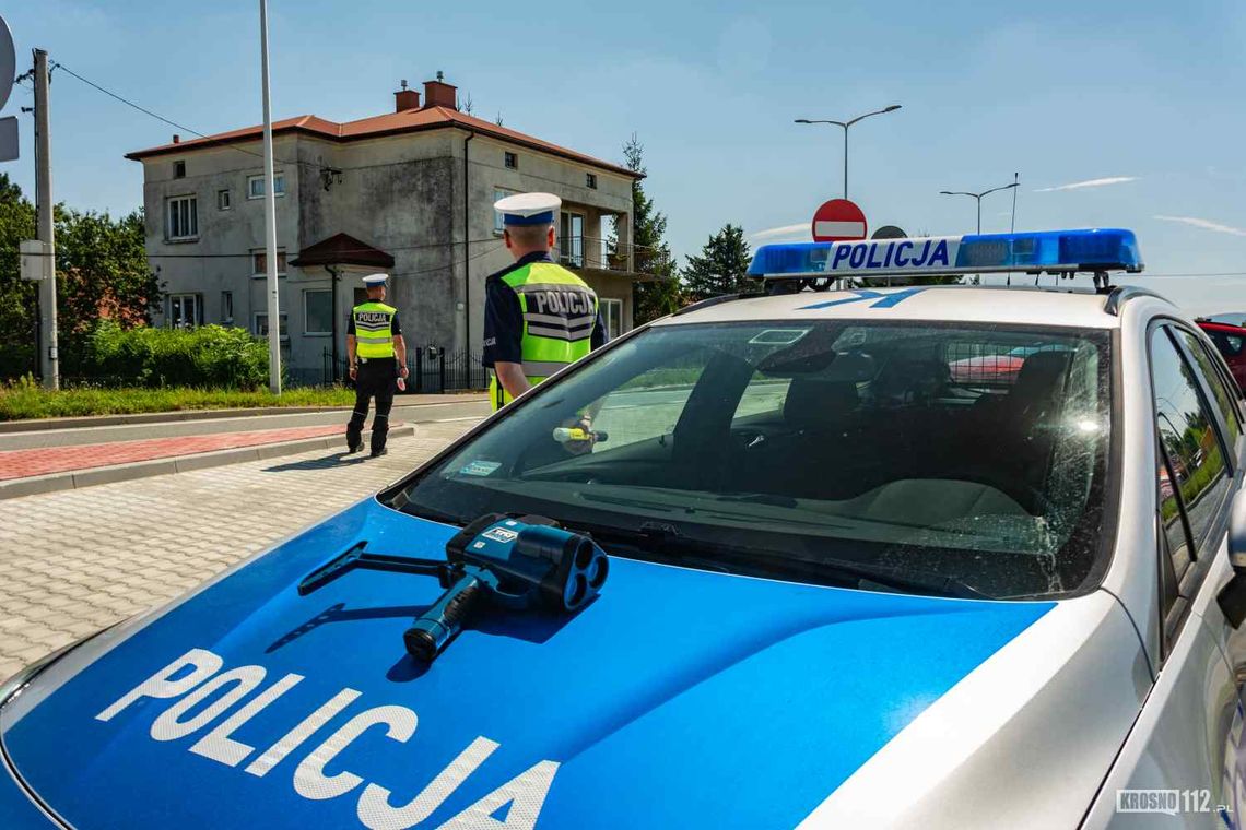 Więcej patroli na drogach w okresie Świąt Wielkanocnych. Policja apeluje o rozwagę