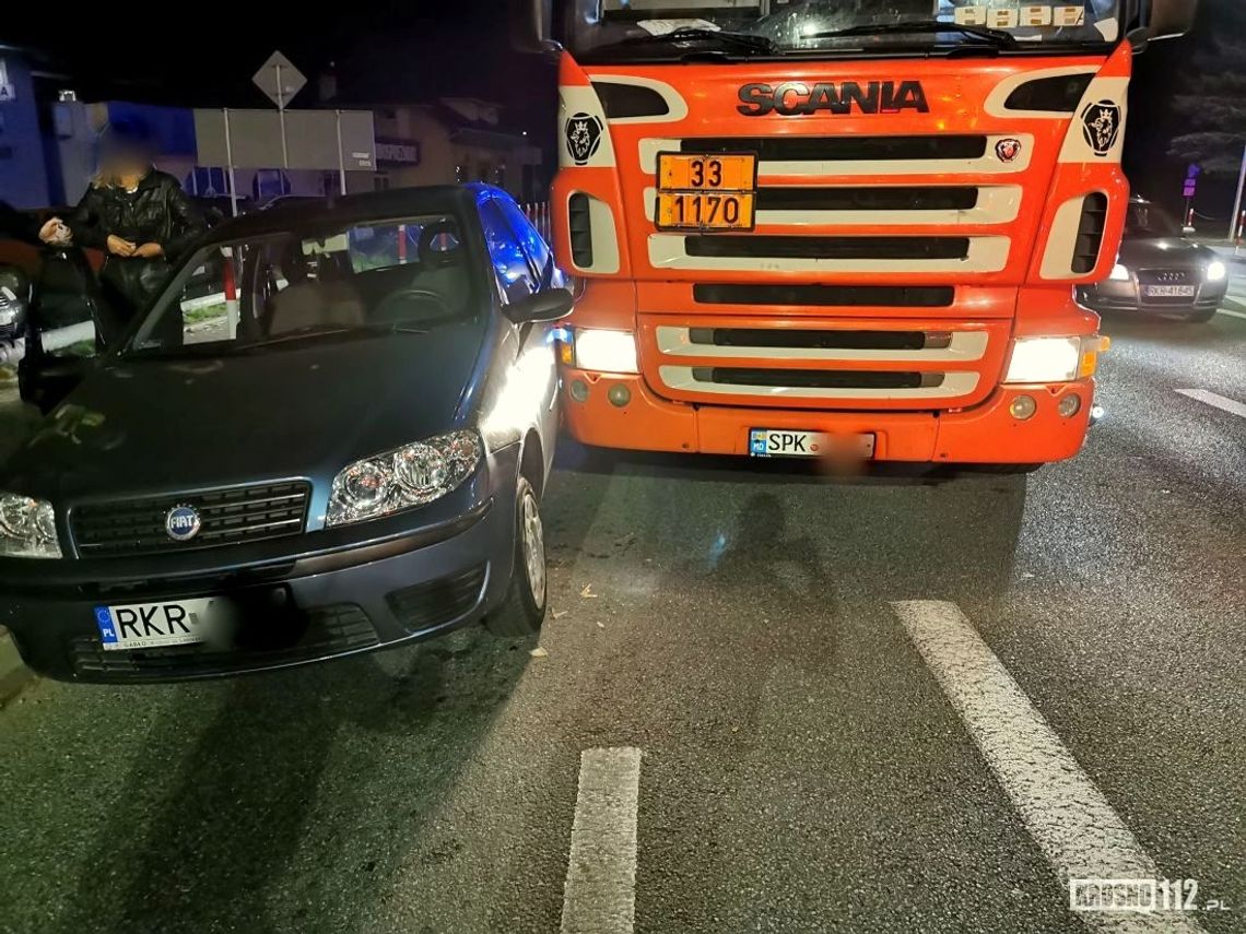 Wieczorne zderzenie cysterny z osobówką na ul. Krakowskiej