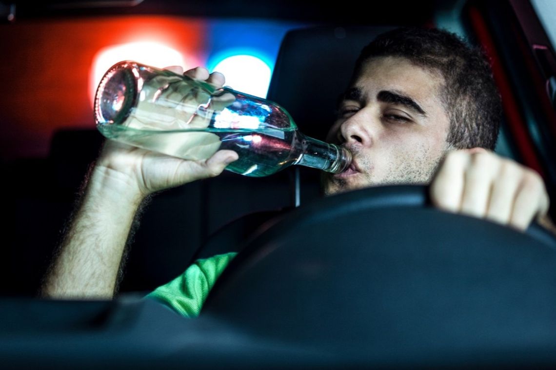Wielu Polaków wciąż jeździ po wypiciu alkoholu. Ten problem ma drugie dno