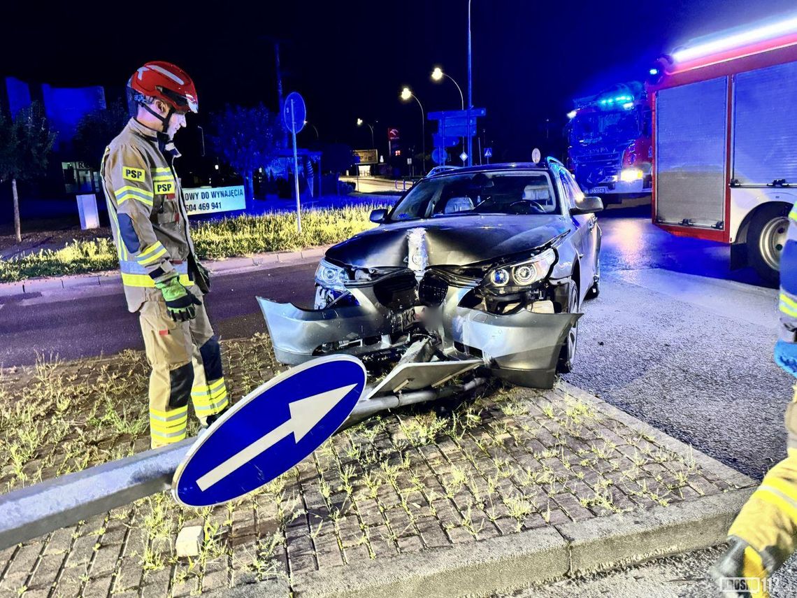 Wjechał BMW w latarnię na Rondzie Niezapominajki