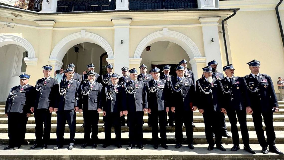 Wojewódzkie Obchody Dnia Strażaka 2024 w Kalwarii Pacławskiej. Odznaczono wielu druhów z powiatu krośnieńskiego