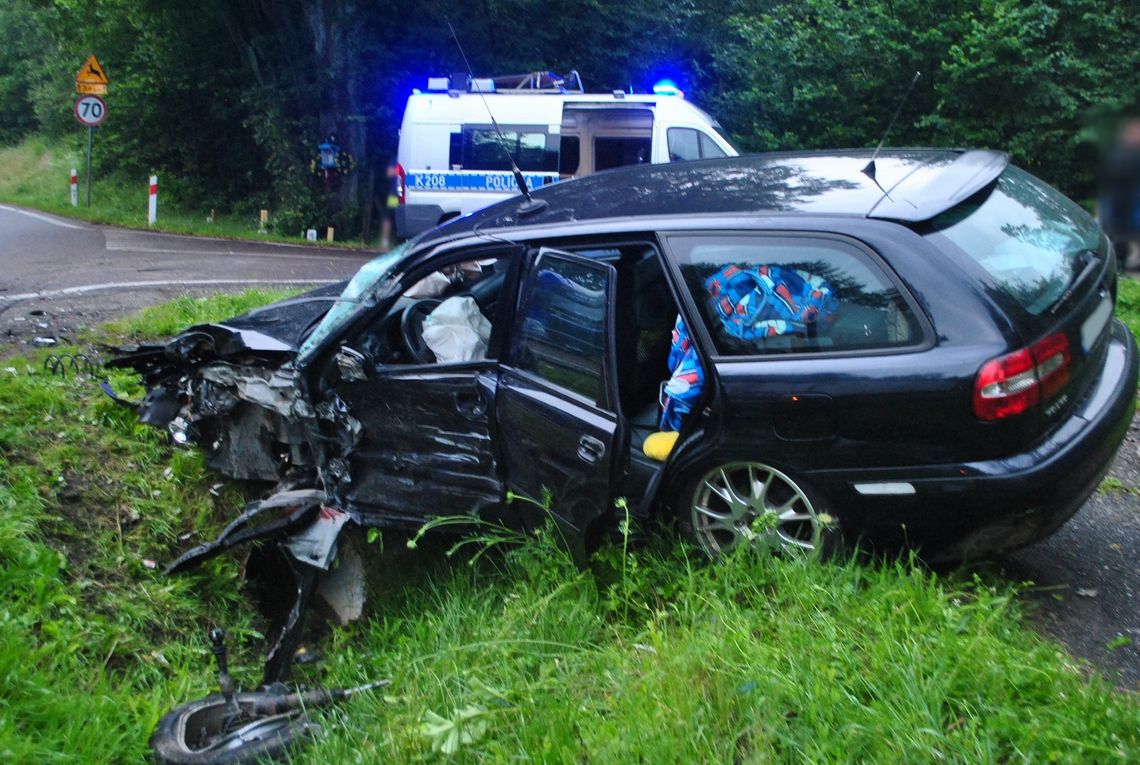 WOLA KOMBORSKA: Cztery osoby ranne po zderzeniu samochodów