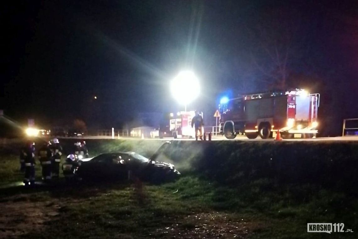 WOLA KOMBORSKA: Po dachowaniu BMW, kierowca i pasażerowie uciekli