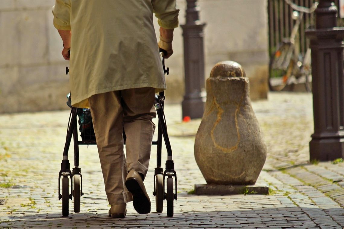 ? Wracają "godziny dla seniorów". Zakupy zrobią między 10-12.