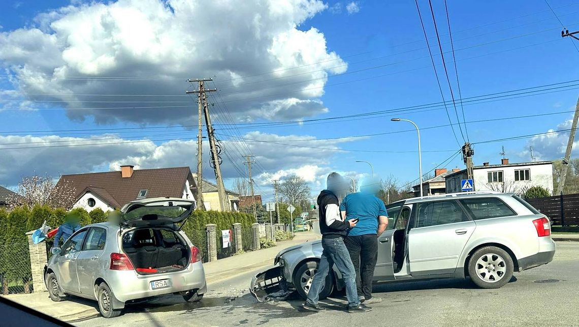 Wróblik Królewski. Zderzenie dwóch samochodów Wróblik Królewski. Zderzenie dwóch samochodów