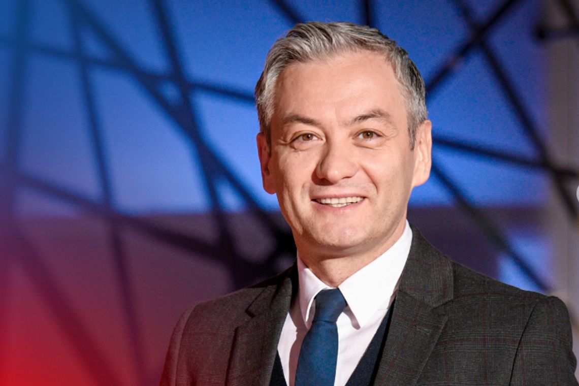 Wygraj "Wyjazd do Europarlamentu z Robertem Biedroniem"