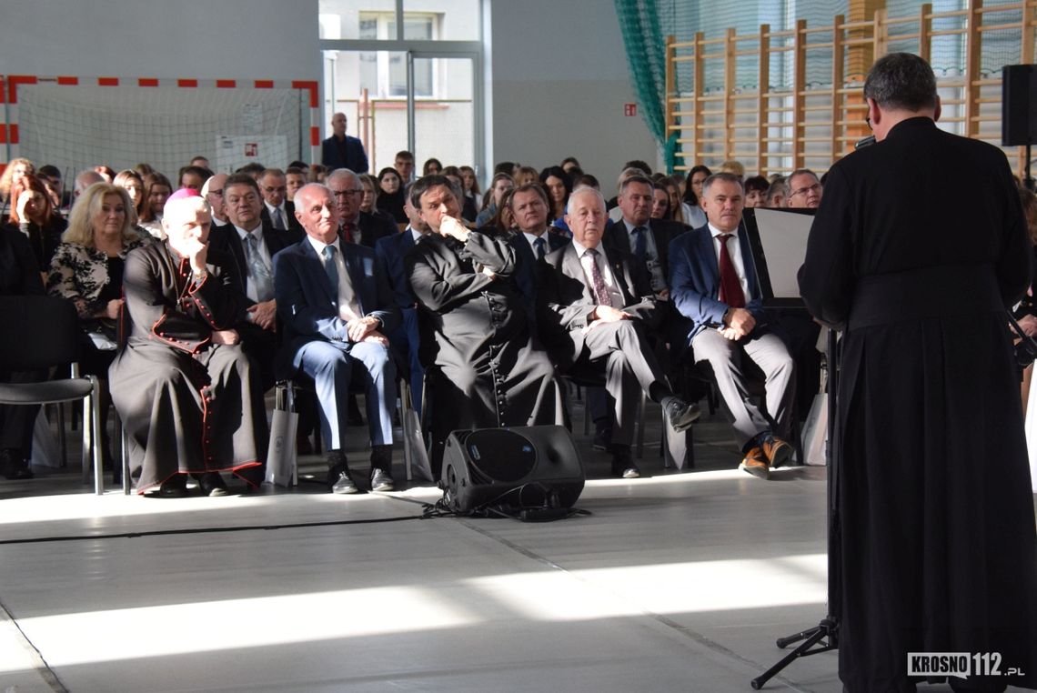 Wyjątkowa uroczystość w Zespole Szkół Ponadpodstawowych nr 2 im. Ks. St. Szpetnara w Krośnie