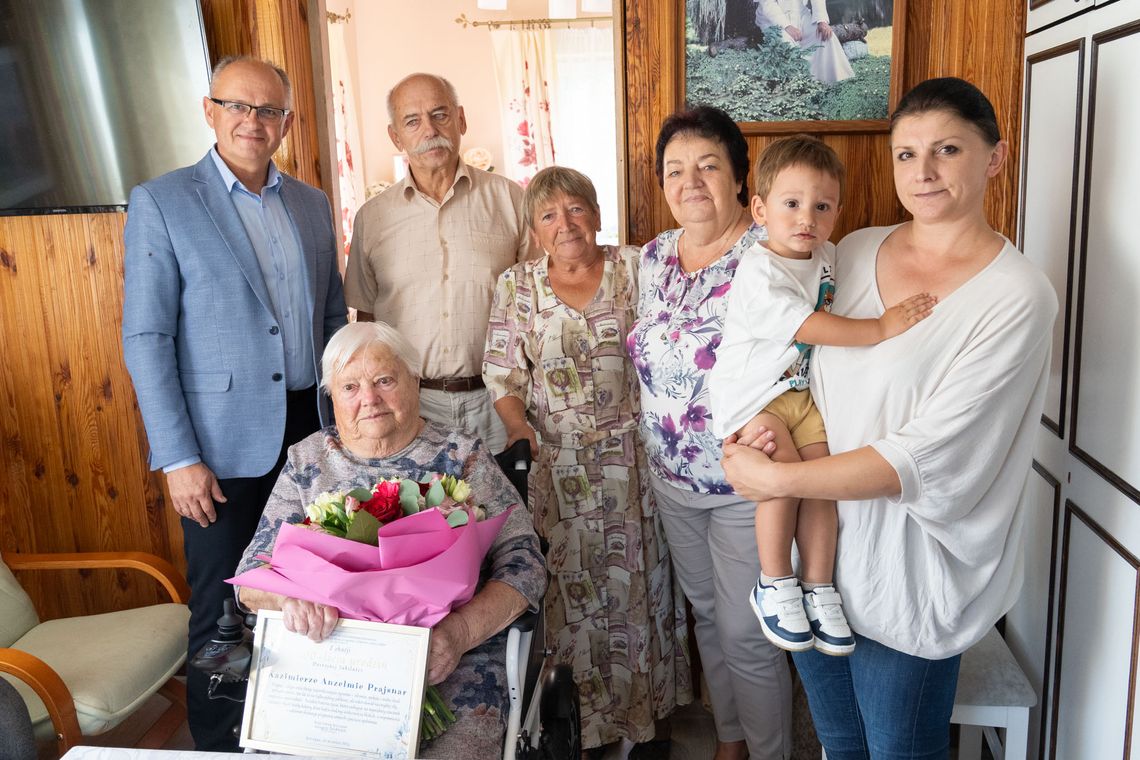 Wyjątkowy Jubileusz w Komborni. Pani Kazimiera Prajsnar świętowała 100. urodziny