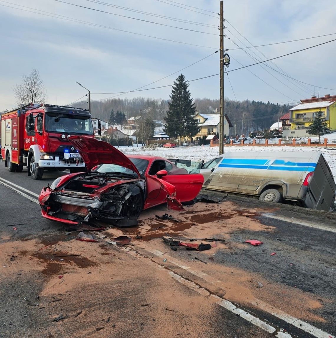 Wypadek na DK19 w Wyżnem. Jedna osoba w szpitalu Wypadek na DK19 w Wyżnem. Jedna osoba w szpitalu