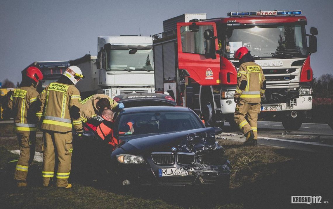 Wypadek na drodze w powiecie krośnieńskim. Co zrobić z uszkodzonym autem i jak uzyskać odszkodowanie? Wypadek na drodze w powiecie krośnieńskim. Co zrobić z uszkodzonym autem i jak uzyskać odszkodowanie?