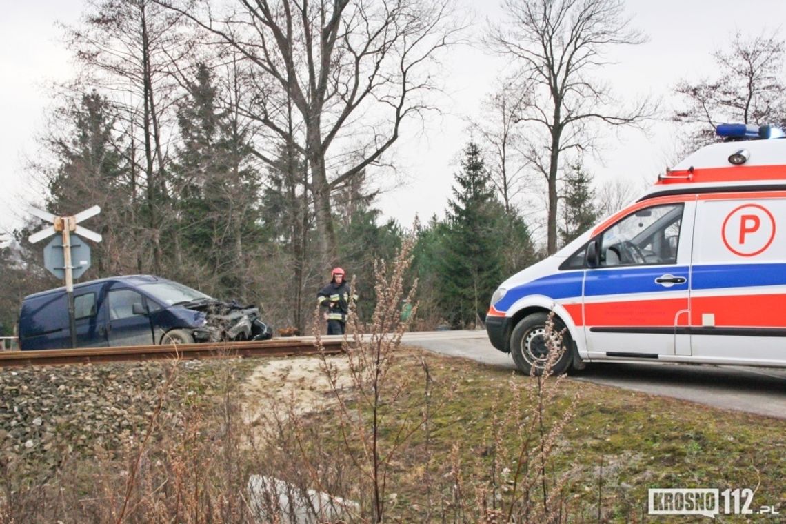 Wypadek na przejeździe kolejowym w Krośnie