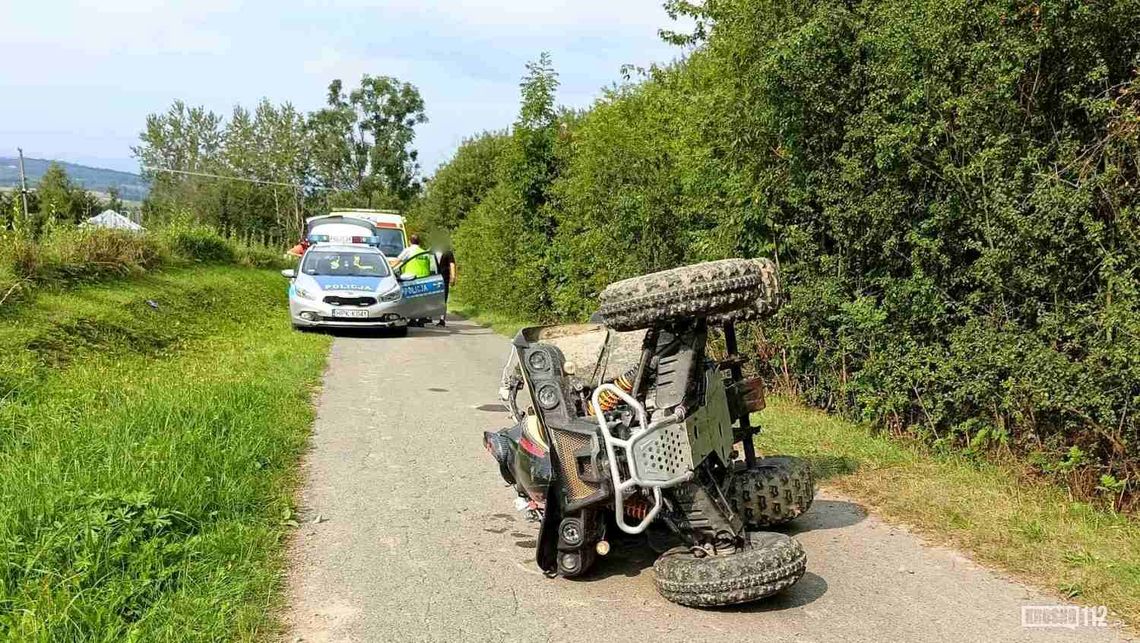 Wypadek na quadzie w Podniebylu. Dwie osoby ranne