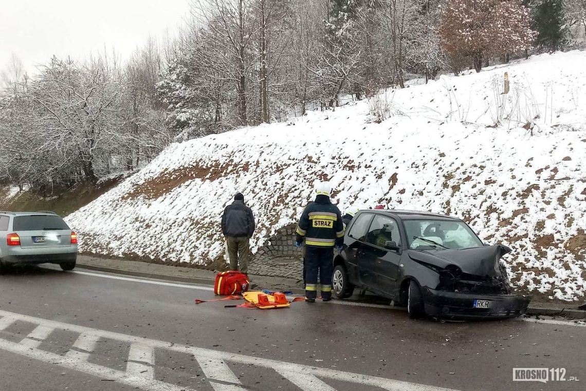 Wypadek osobówki i ciężarówki na DK19 w Komborni