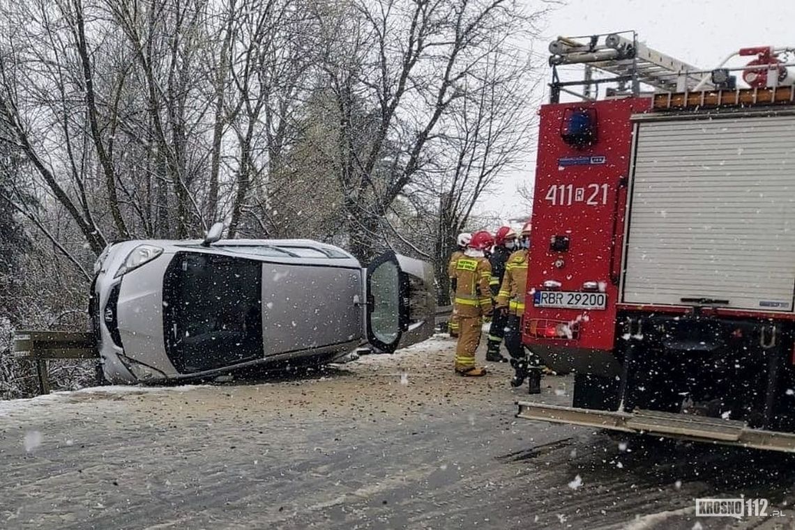 Wypadek samochodowy w Trześniowie. Jedna osoba potrzebowała pomocy