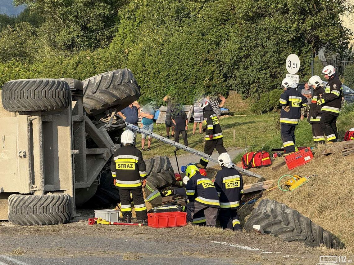 Wypadek w Jasienicy Rosielnej na DK19! Mężczyzna uwięziony pod ciągnikiem