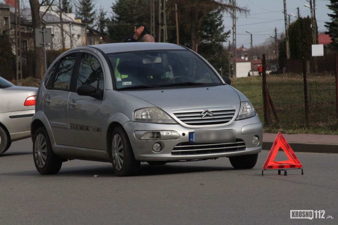 Wypadek w Jedliczu. 17-latek wyjechał pod Citroena
