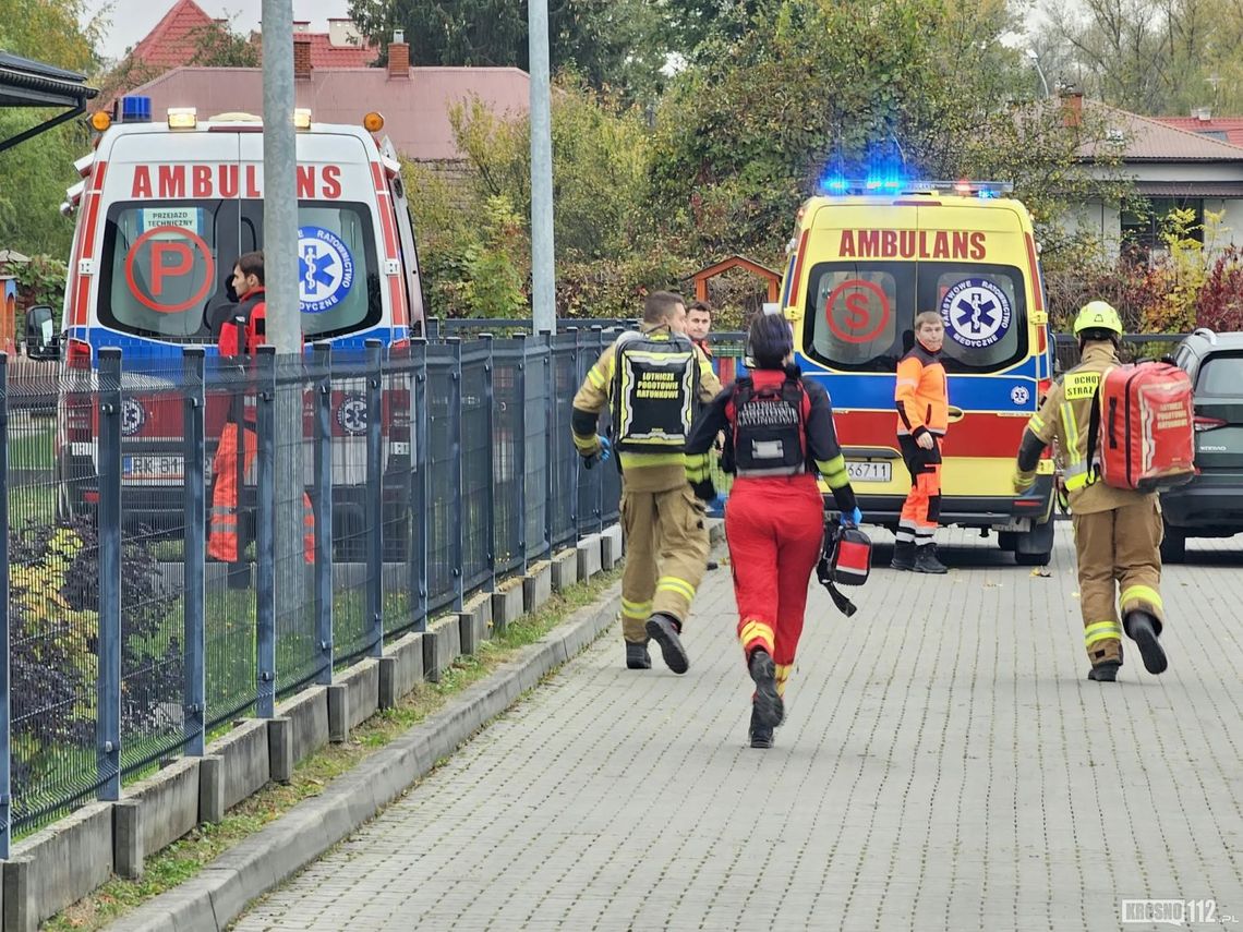 Wypadek w Jedliczu. Poszkodowane 3-letnie dziecko, w akcji śmigłowiec LPR Wypadek w Jedliczu. Poszkodowane 3-letnie dziecko, w akcji śmigłowiec LPR