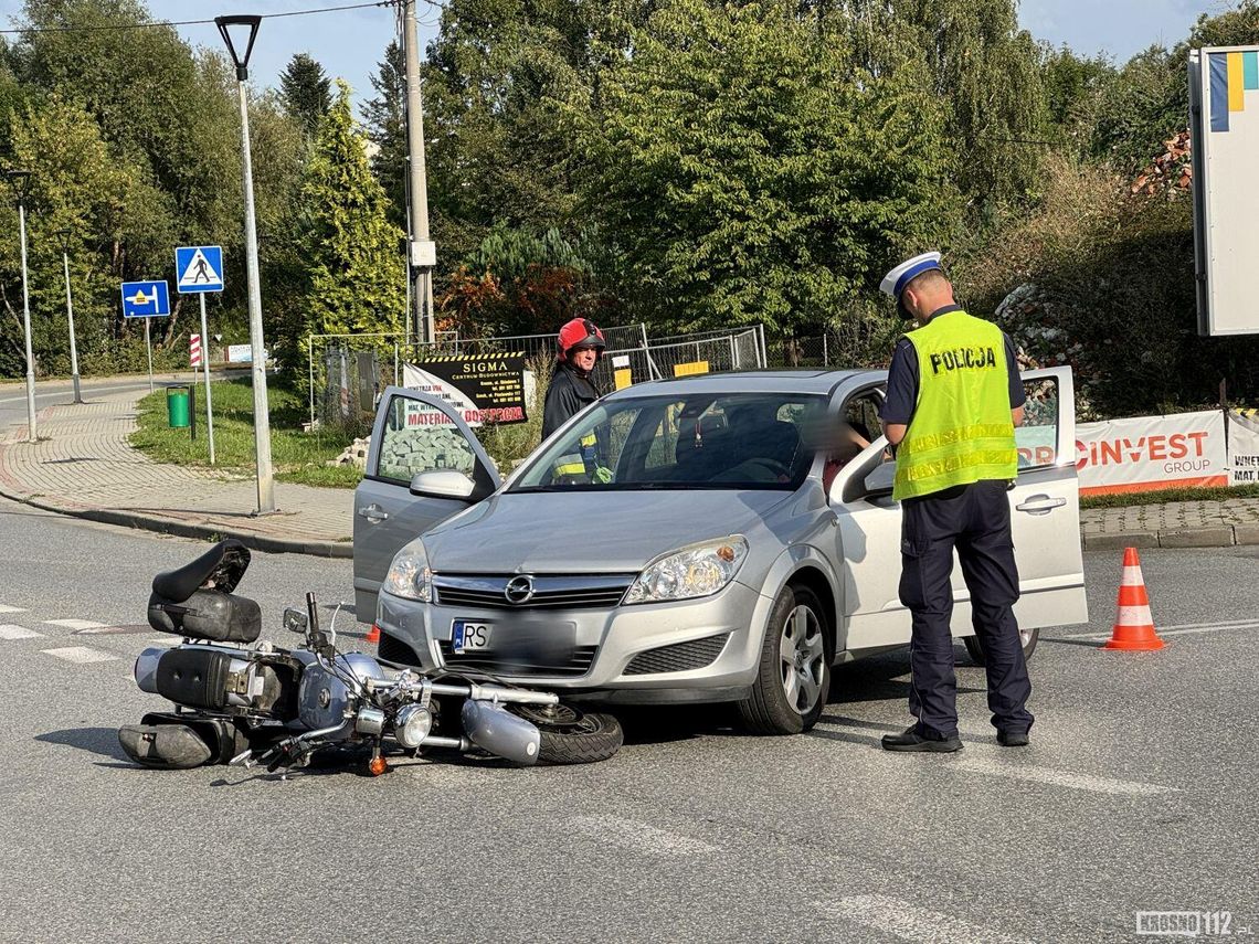 Wypadek w Krośnie. Poszkodowany 63-letni motocyklista