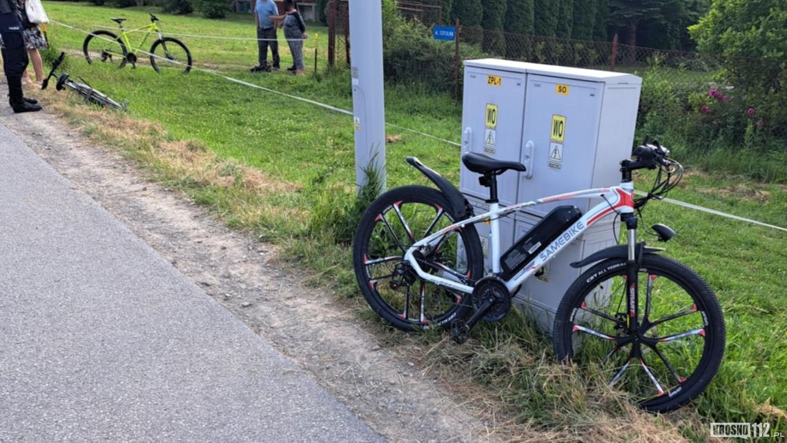 Wypadek z udziałem dwóch rowerzystów w Głojscach. 17-latka trafiła do szpitala