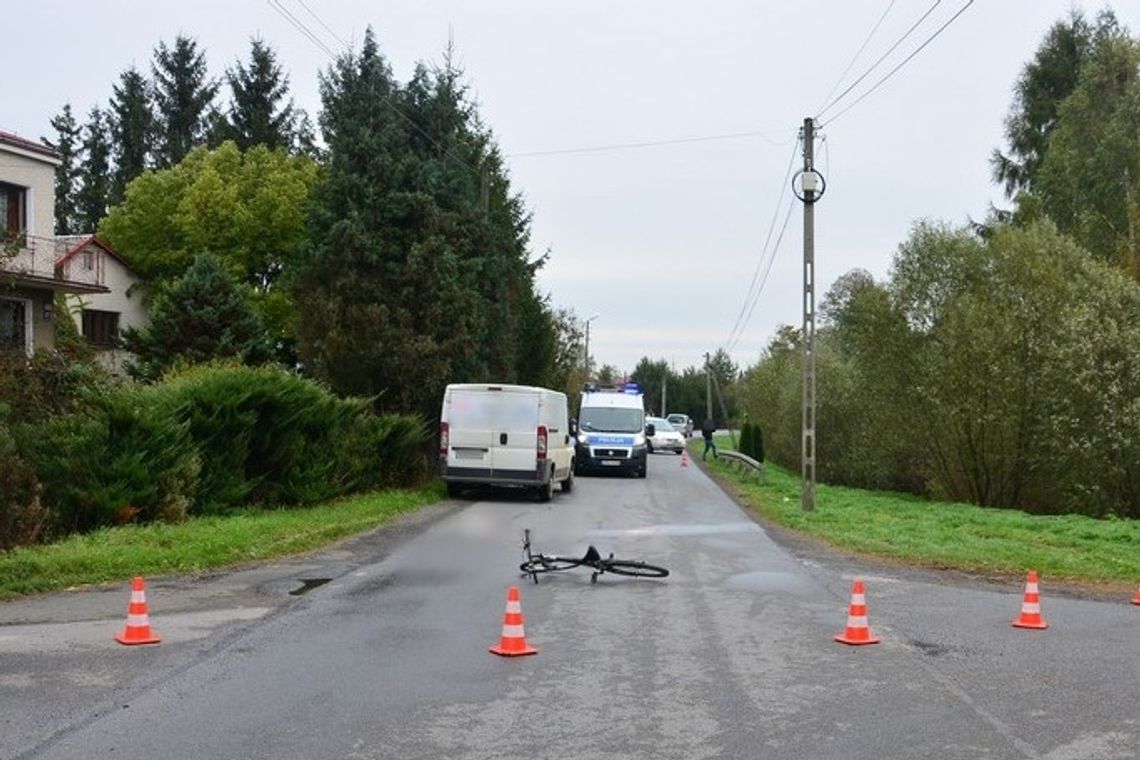 Wypadek z udziałem rowerzysty. 34-latek poważnie ranny
