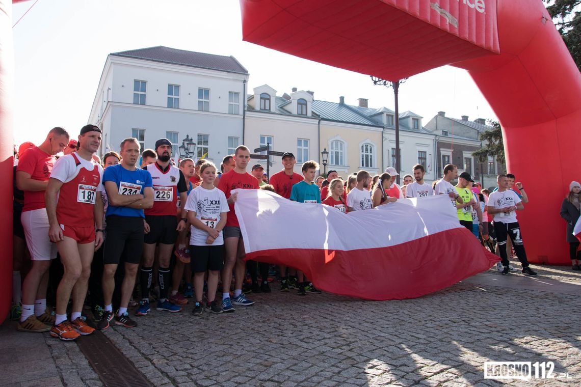 XXII Bieg Niepodległości w Krośnie: Pobiegli i pomaszerowali dla Niepodległej