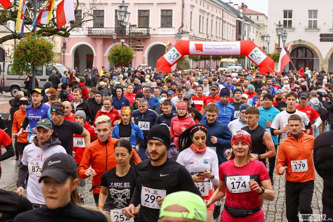 XXIX Bieg Niepodległości i XII Zawody Nordic Walking w Krośnie. Sportowe świętowanie 11 listopada
