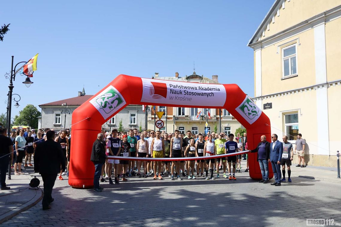 XXV Krośnieński Bieg Konstytucji i XII Zawody Nordic Walking [ZDJĘCIA]