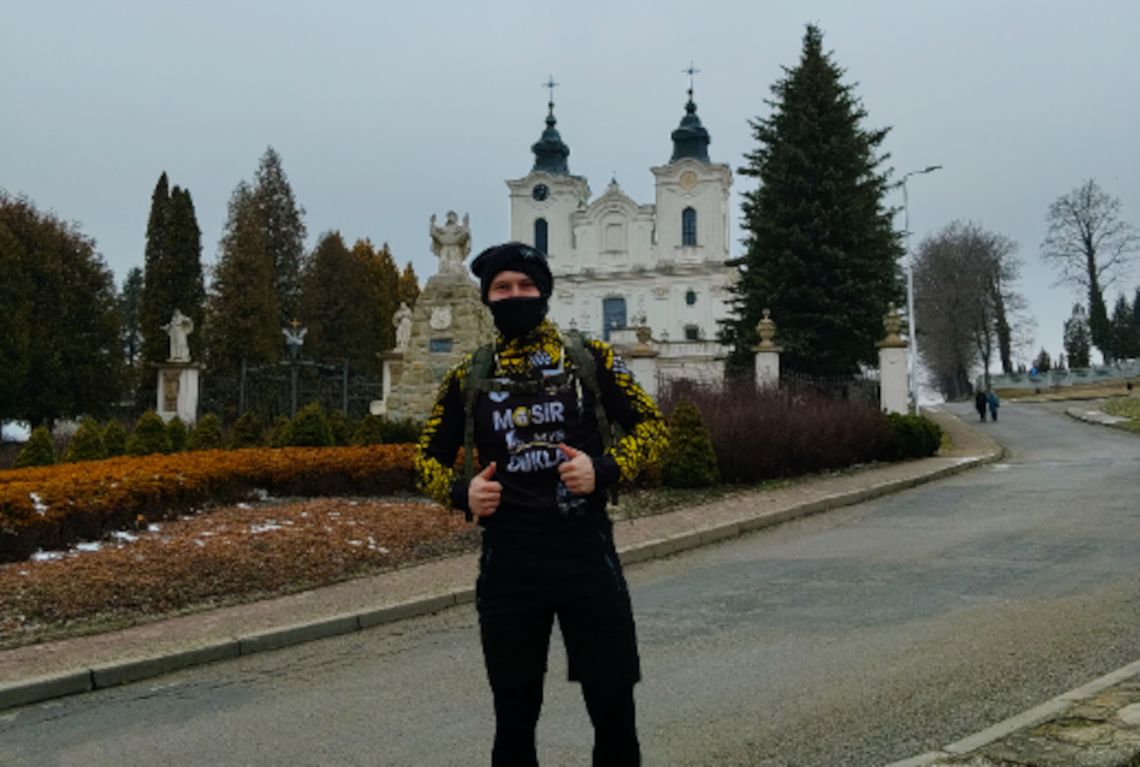 Z Dukli do Budapesztu. Bieg Aleksandra Wróbla w szczytnym celu