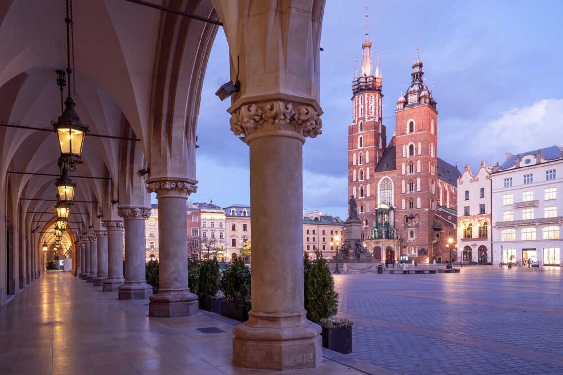 Z wizytą u Smoka Wawelskiego – jak spędzić czas z rodziną w Krakowie?